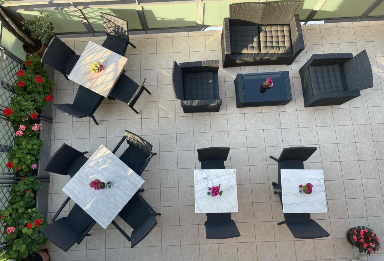 Hotel Liana Rimini Exterior foto